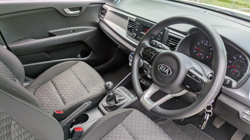 Kia RIO 1.2 2 83 Bhp White #24