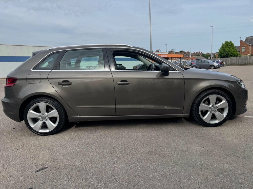 Audi A3 2.0 Tdi S Line Sportback Euro 5 Red #12
