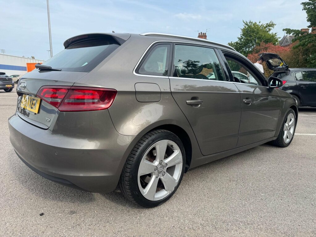 Audi A3 2.0 Tdi S Line Sportback Euro 5 Red #13