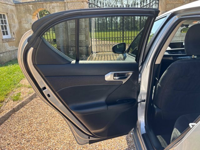 Lexus CT 1.8 200H Advance Plus Cvt Euro 6 Ss Red #24