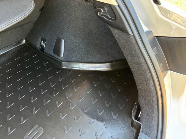 Lexus CT 1.8 200H Advance Plus Cvt Euro 6 Ss Red #14