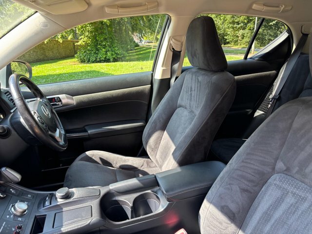 Lexus CT 1.8 200H Advance Plus Cvt Euro 6 Ss Red #29
