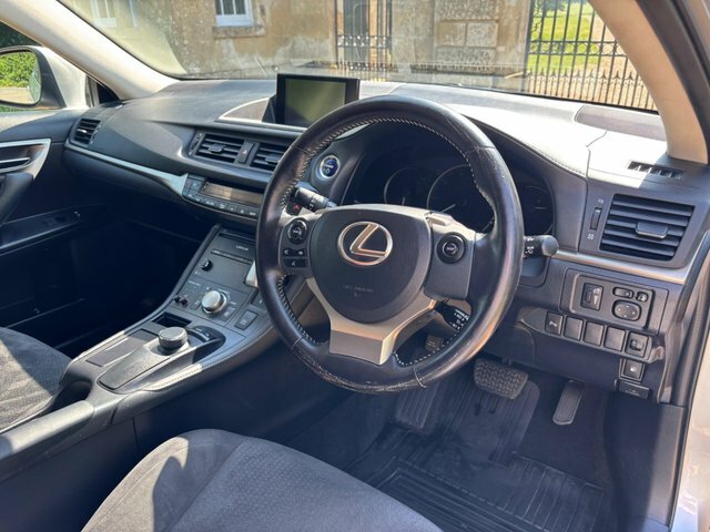 Lexus CT 1.8 200H Advance Plus Cvt Euro 6 Ss Red #32