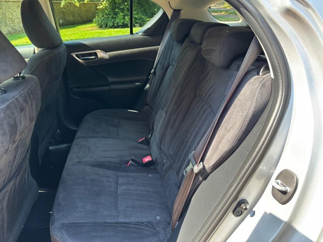 Lexus CT 1.8 200H Advance Plus Cvt Euro 6 Ss Red #26