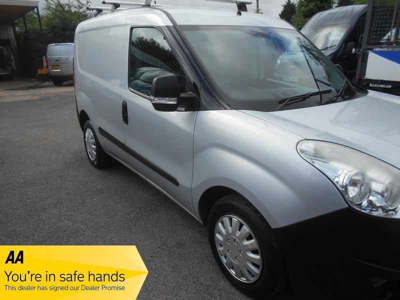 Vauxhall Combo 2017 L1h1 2000 Cdti Silver #2