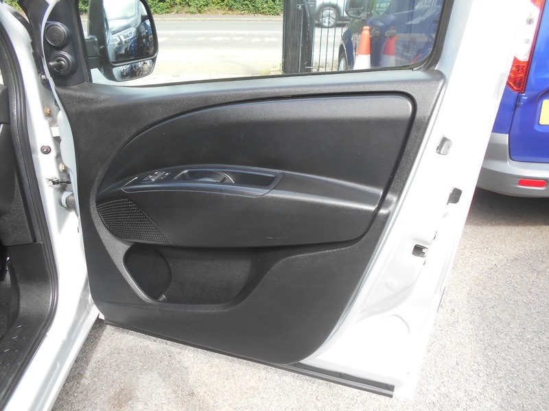 Vauxhall Combo 1.4 2300 16V Fwd L2 H1 Ss #22