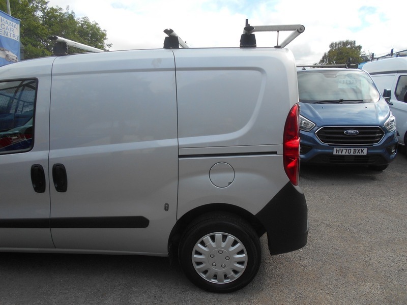 Vauxhall Combo 1.4 2300 16V Fwd L2 H1 Ss #16