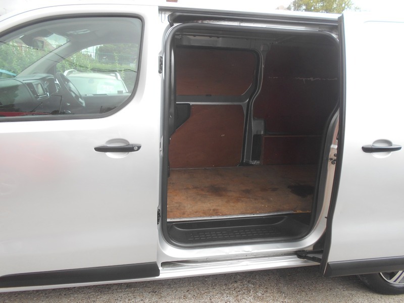 Peugeot Expert 2.0 Bluehdi 1400 Professional Standard Panel Van M White #16