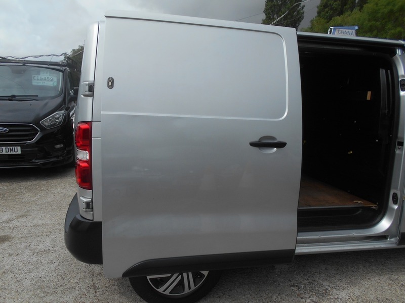Peugeot Expert 2.0 Bluehdi 1400 Professional Standard Panel Van M White #10