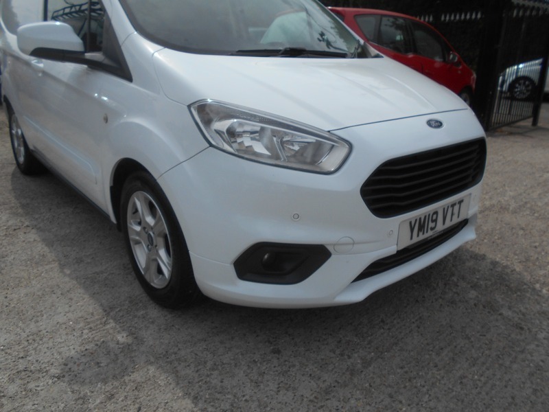 Ford Transit Courier 2019 Limited Tdci No White #5