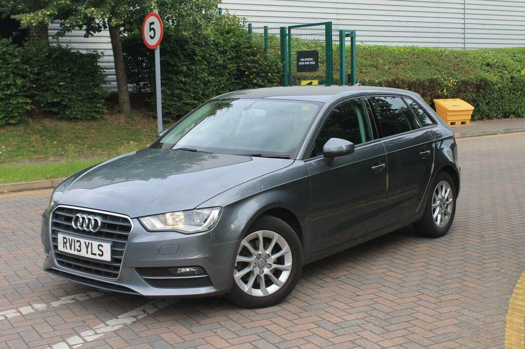 Audi A3 2013 Audi A3 1.4 Tfsi Se Sportback Grey #4