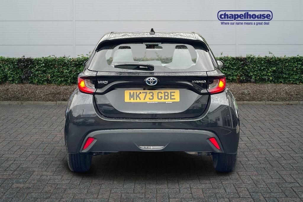 Toyota Yaris Icon Hev Cvt 1.5 MK73GBE Black #4