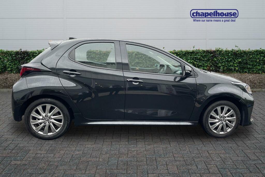 Toyota Yaris Icon Hev Cvt 1.5 MK73GBE Black #2