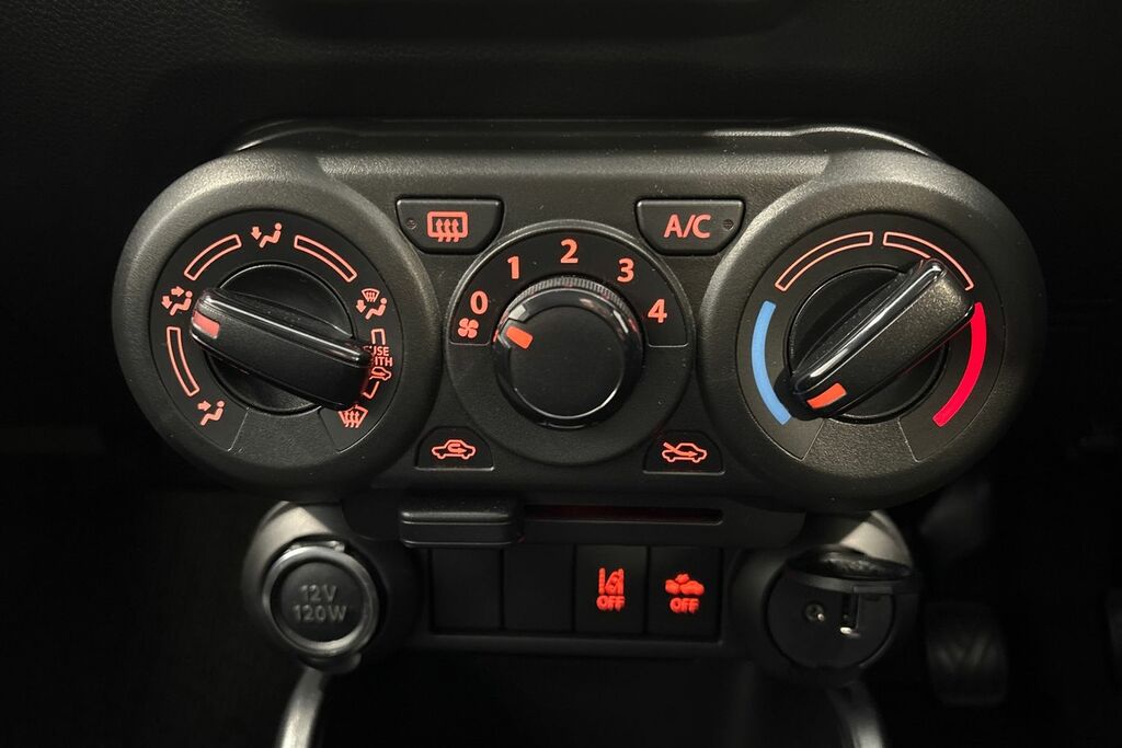 Suzuki Ignis Dualjet Mhev Sz-t Hatchback White #24