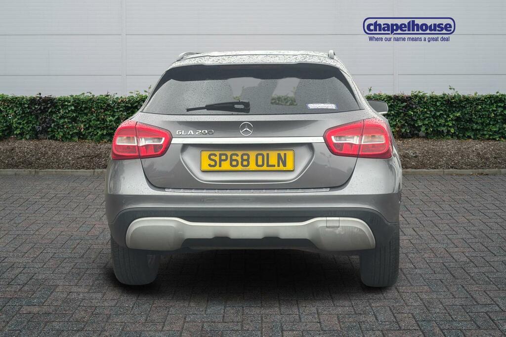 Mercedes-Benz GLA Class 200 Se Executive 1.6 Grey #4