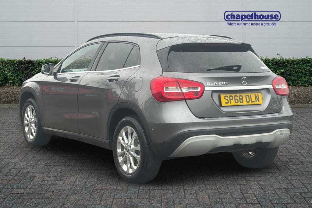 Mercedes-Benz GLA Class 200 Se Executive 1.6 Grey #5
