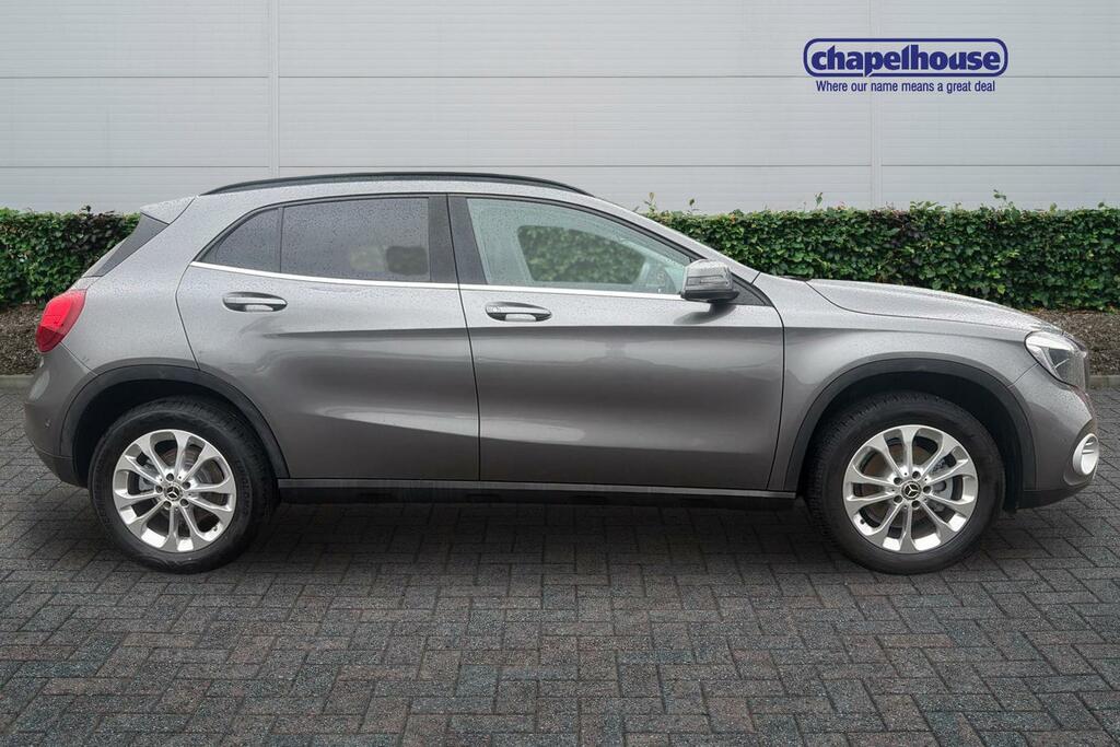 Mercedes-Benz GLA Class 200 Se Executive 1.6 Grey #2