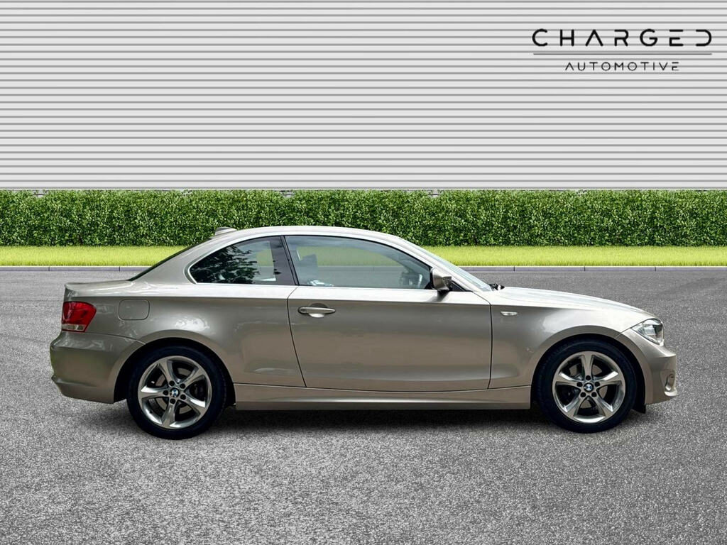BMW 1 Series 2.0 120D Sport Steptronic Euro 5 Silver #2