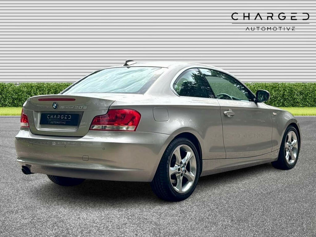 BMW 1 Series 2.0 120D Sport Steptronic Euro 5 Silver #3