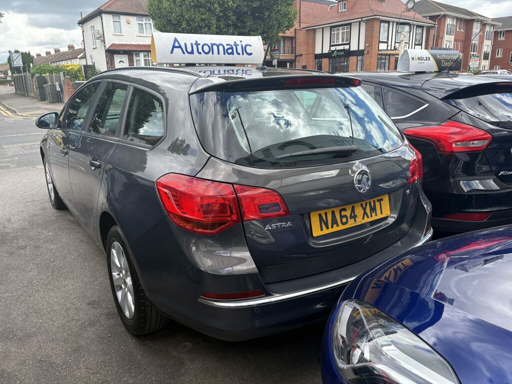 Vauxhall Astra 1.6 16V Sri Hatchback Red #4
