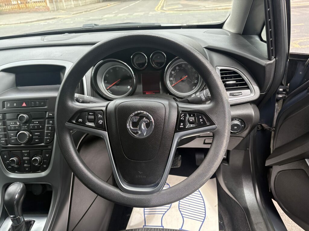 Vauxhall Astra 1.6 16V Sri Hatchback Red #8