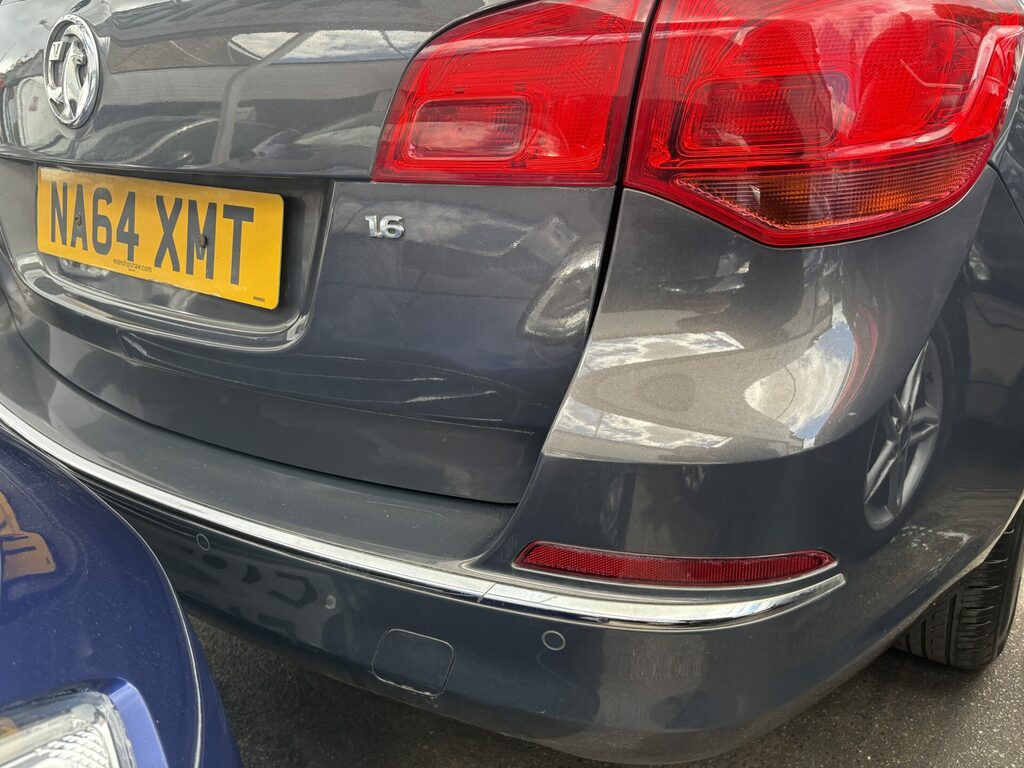 Vauxhall Astra 1.6 16V Sri Hatchback Red #18
