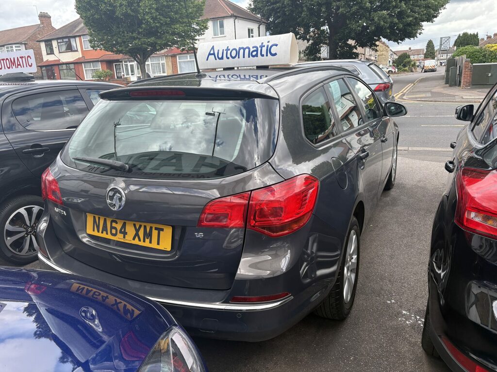 Vauxhall Astra 1.6 16V Sri Hatchback Red #5