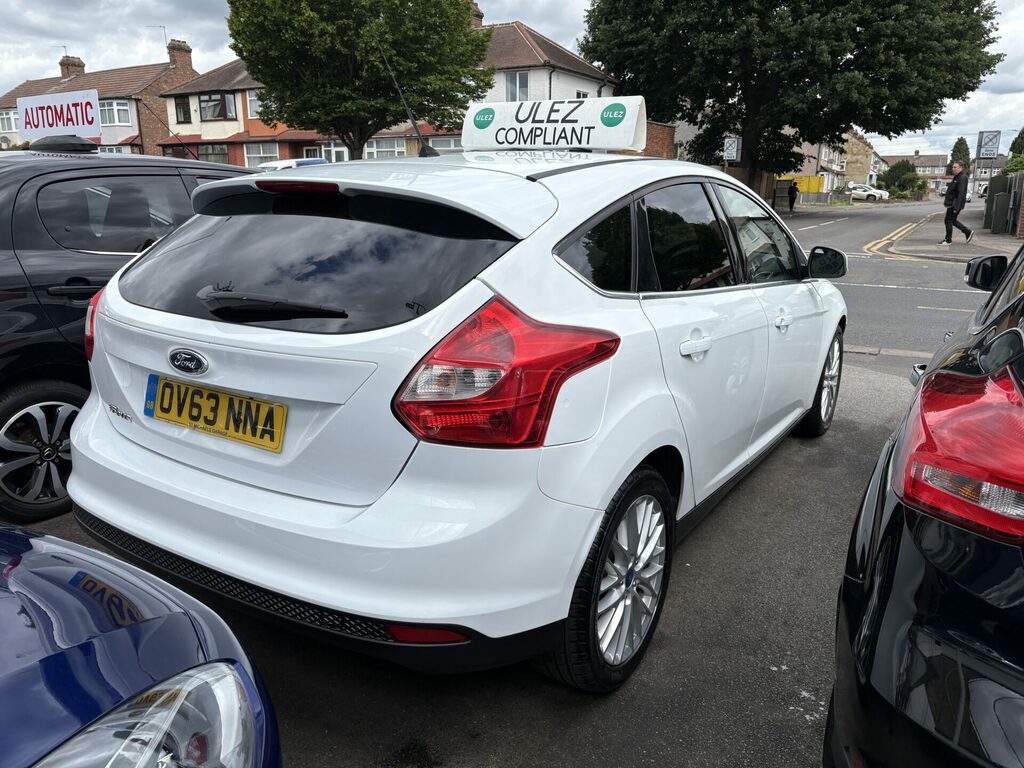 Ford Focus 1.6 Zetec Euro 5 OV63NNA White #4