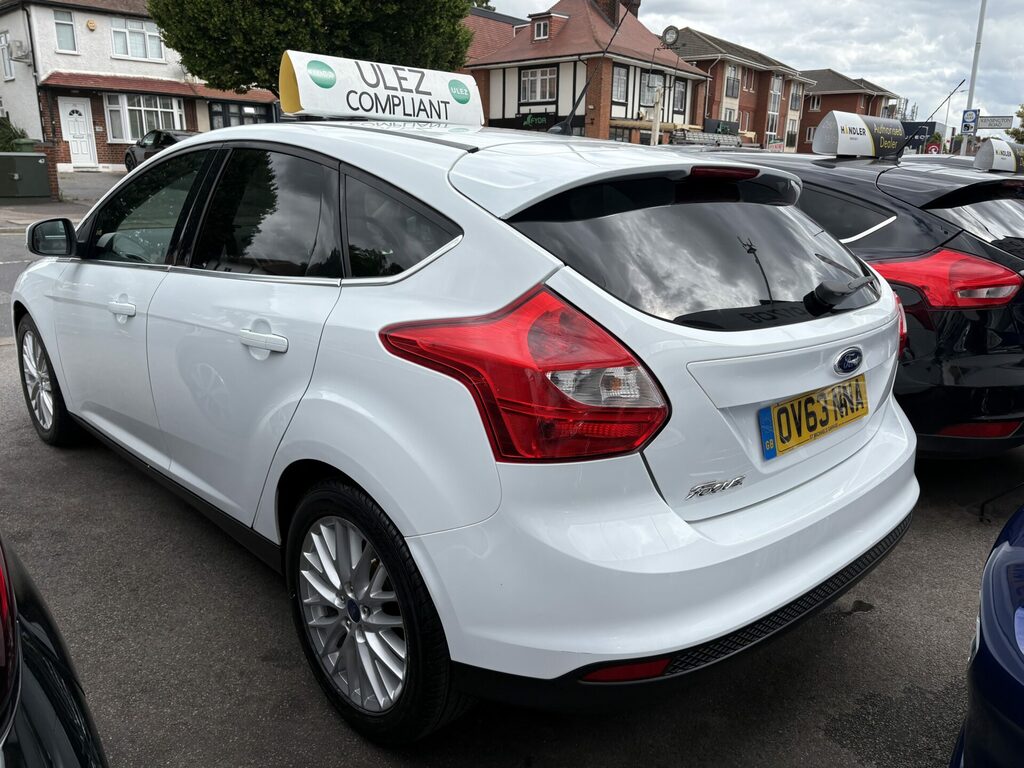 Ford Focus 1.6 Zetec Euro 5 OV63NNA White #5