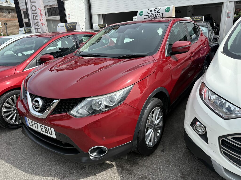 Nissan Qashqai 1.2 Dig-t Acenta Xtron 2Wd White