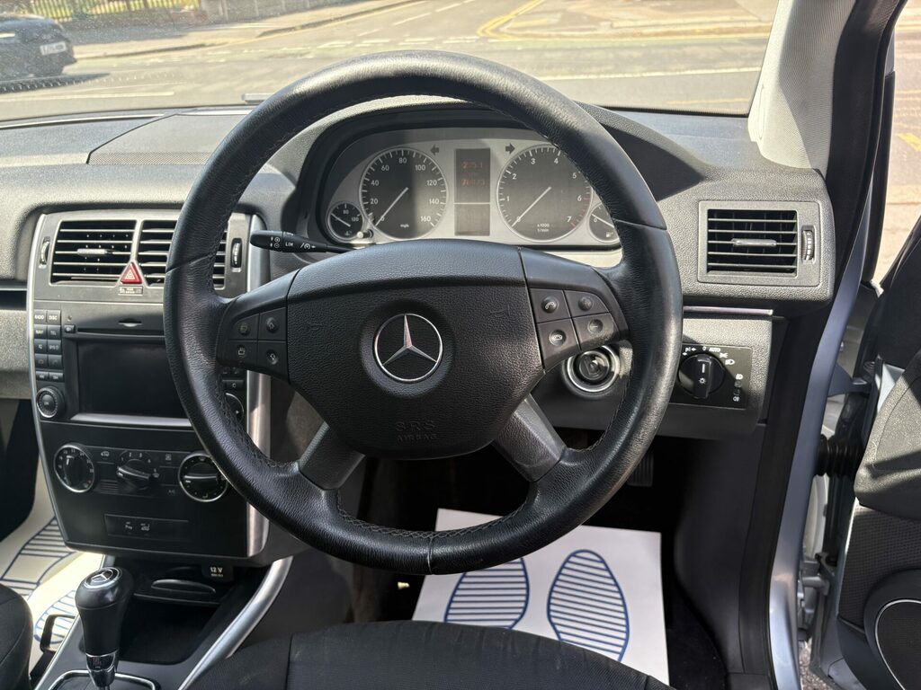 Mercedes-Benz B Class Mpv 1.7 B180 Se Cvt 201111 Blue #10