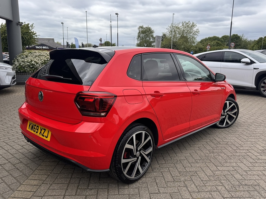 Volkswagen Polo Tsi Gti Red #5