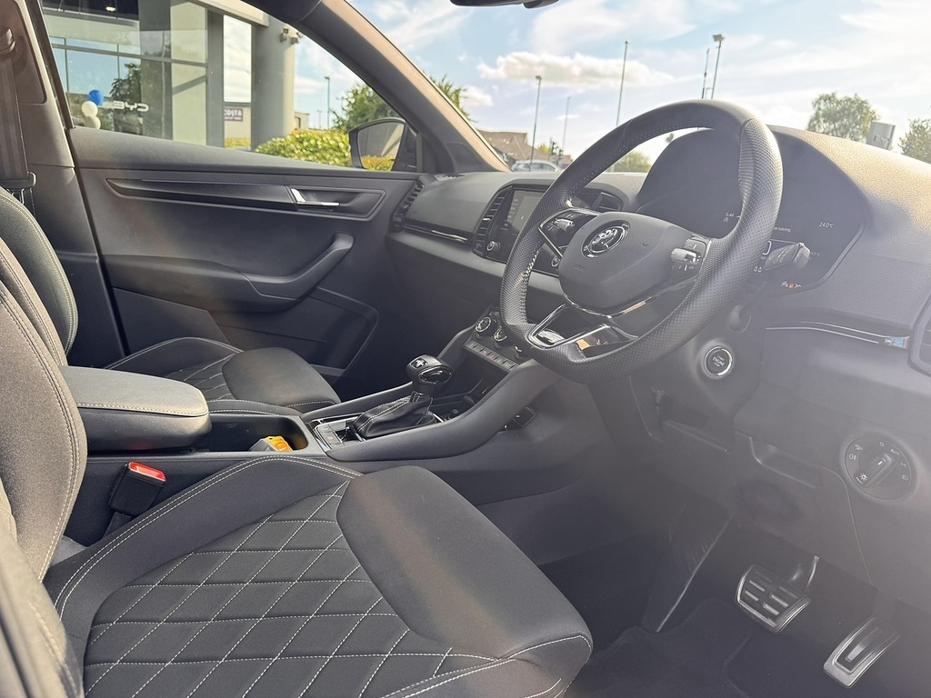 Skoda Karoq Tsi Act Sportline Black #6