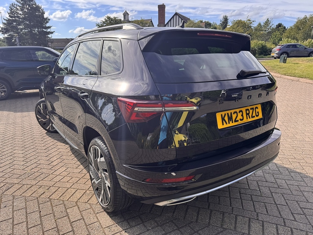 Skoda Karoq Tsi Act Sportline Black #2