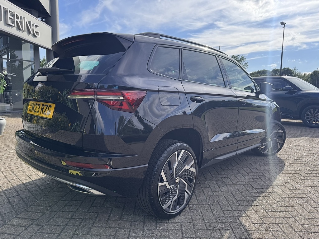 Skoda Karoq Tsi Act Sportline Black #4