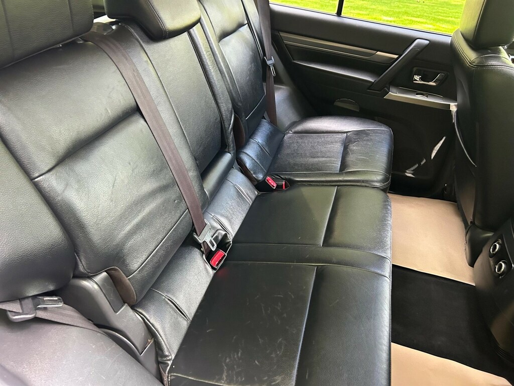 Mitsubishi Shogun 3.2 Di-dc 197 Barbarian Black #21