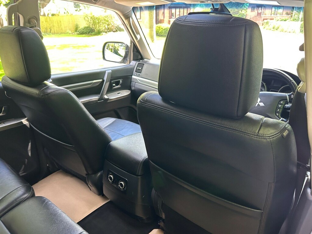 Mitsubishi Shogun 3.2 Di-dc 197 Barbarian Black #20