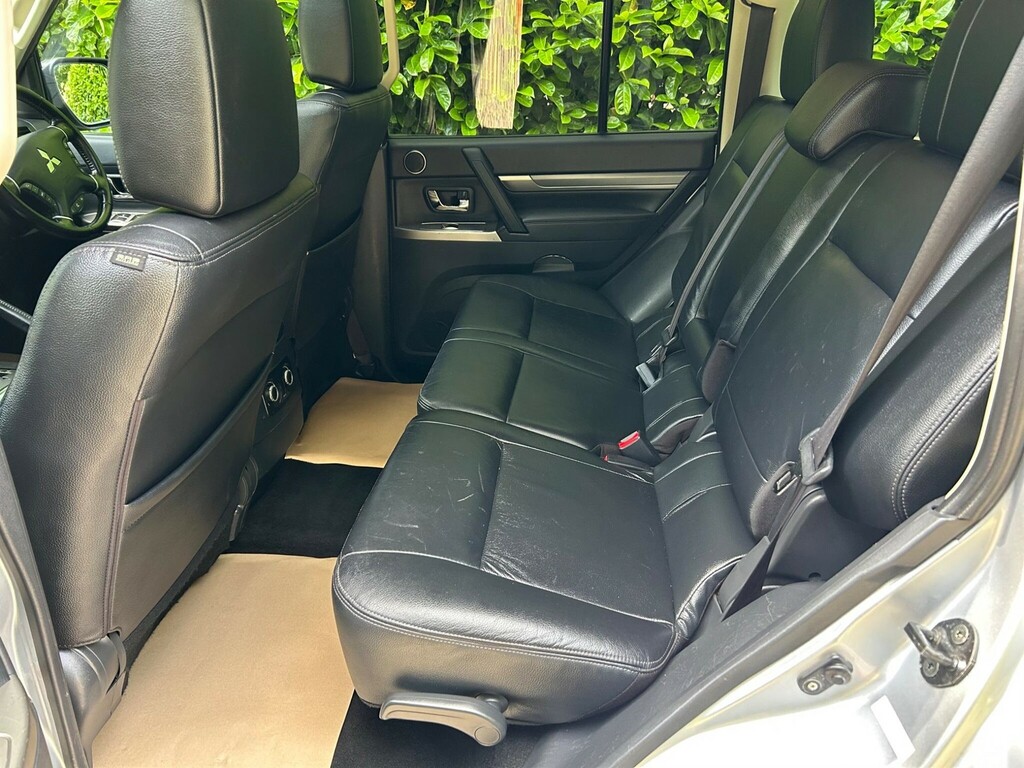 Mitsubishi Shogun 3.2 Di-dc 197 Barbarian Black #29