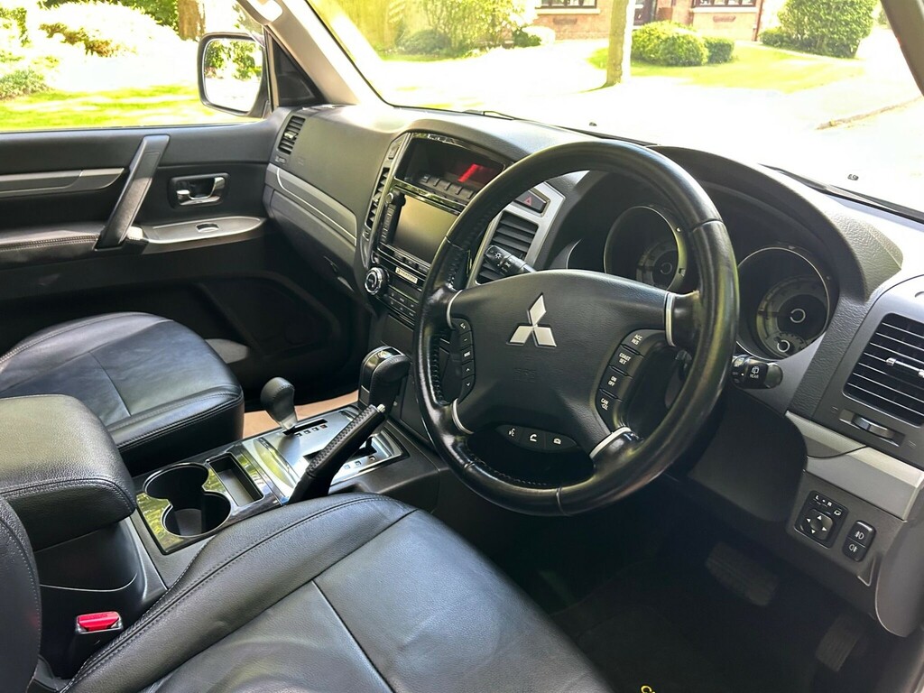 Mitsubishi Shogun 3.2 Di-dc 197 Barbarian Black #17