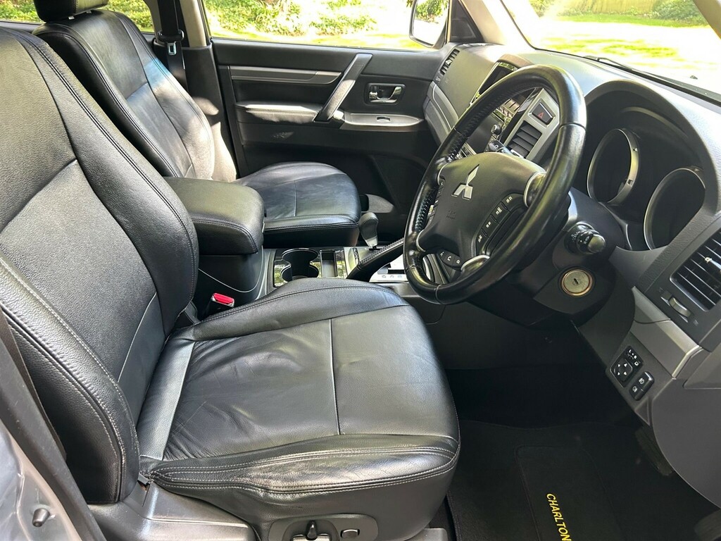 Mitsubishi Shogun 3.2 Di-dc 197 Barbarian Black #18