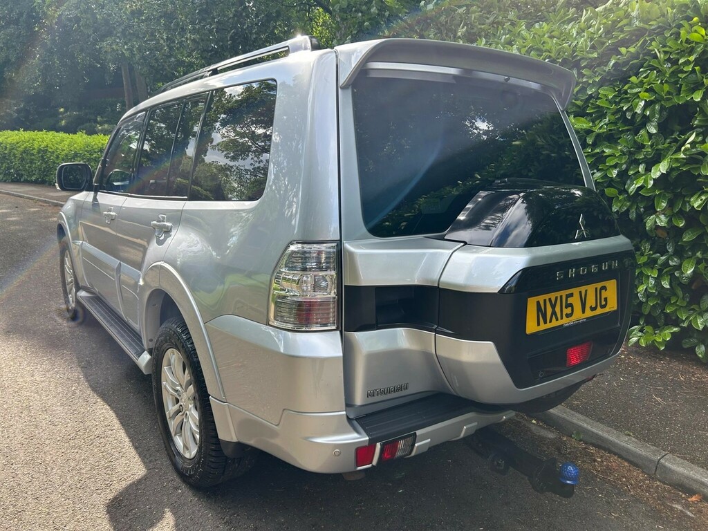 Mitsubishi Shogun 3.2 Di-dc 197 Barbarian Black #32