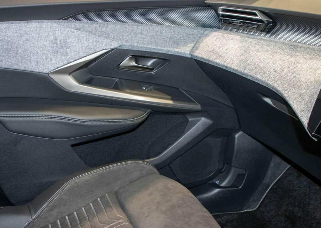 Peugeot 5008 1.2 Puretech Active #28