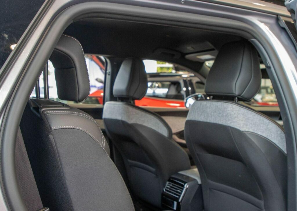 Peugeot 5008 Mpv Black #14