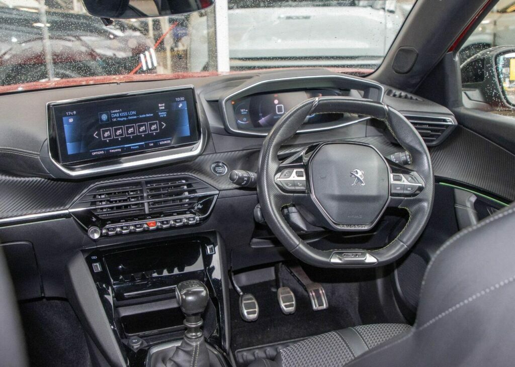 Peugeot 2008 Gt Puretech Ss  #17