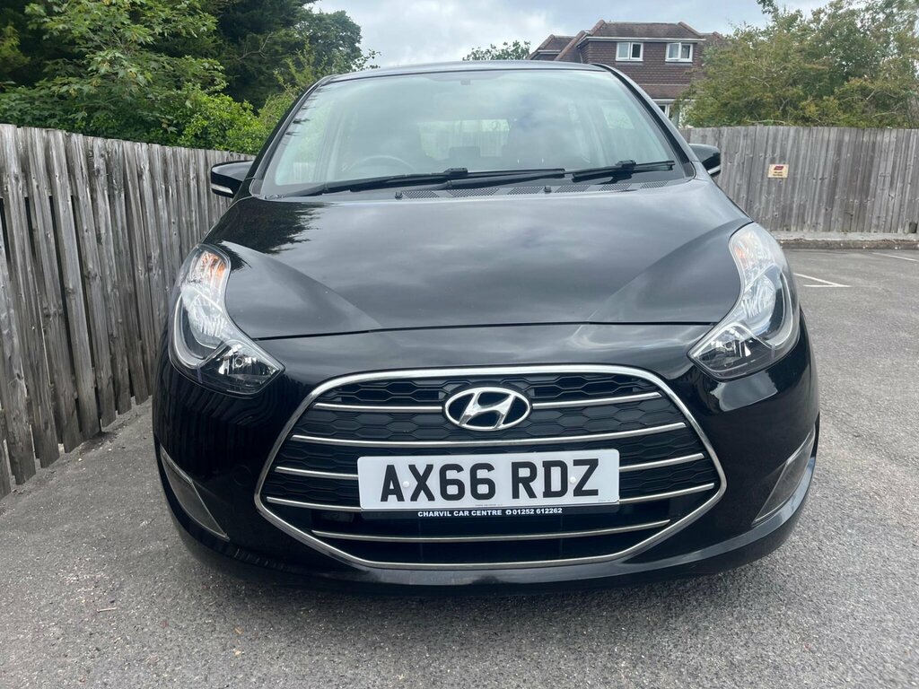 Hyundai Ix20 1.4 Blue Drive Se Euro 6 Ss AX66RDZ Black #4