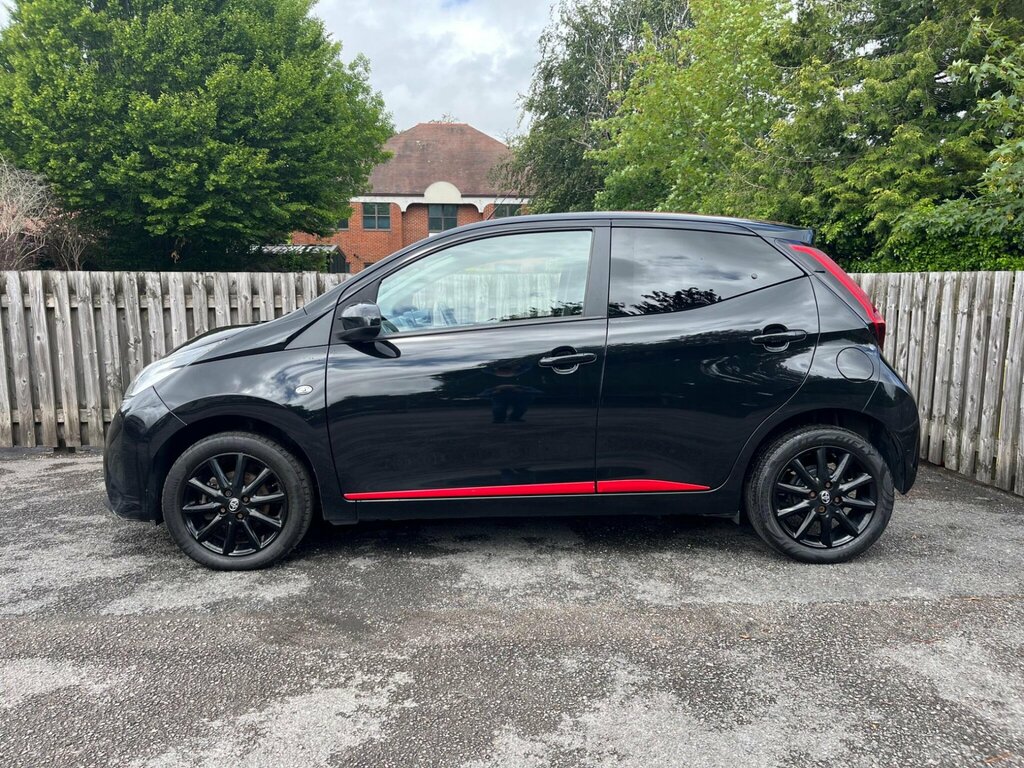 Toyota Aygo 1.0 Vvt-i X-press Euro 6 CK68KSZ Black #2