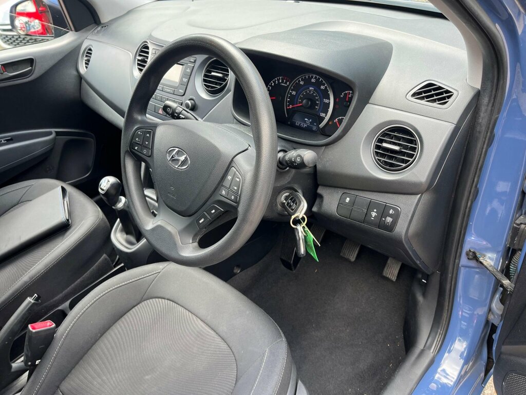 Hyundai I10 1.2 Premium Se Euro 6 Red #16