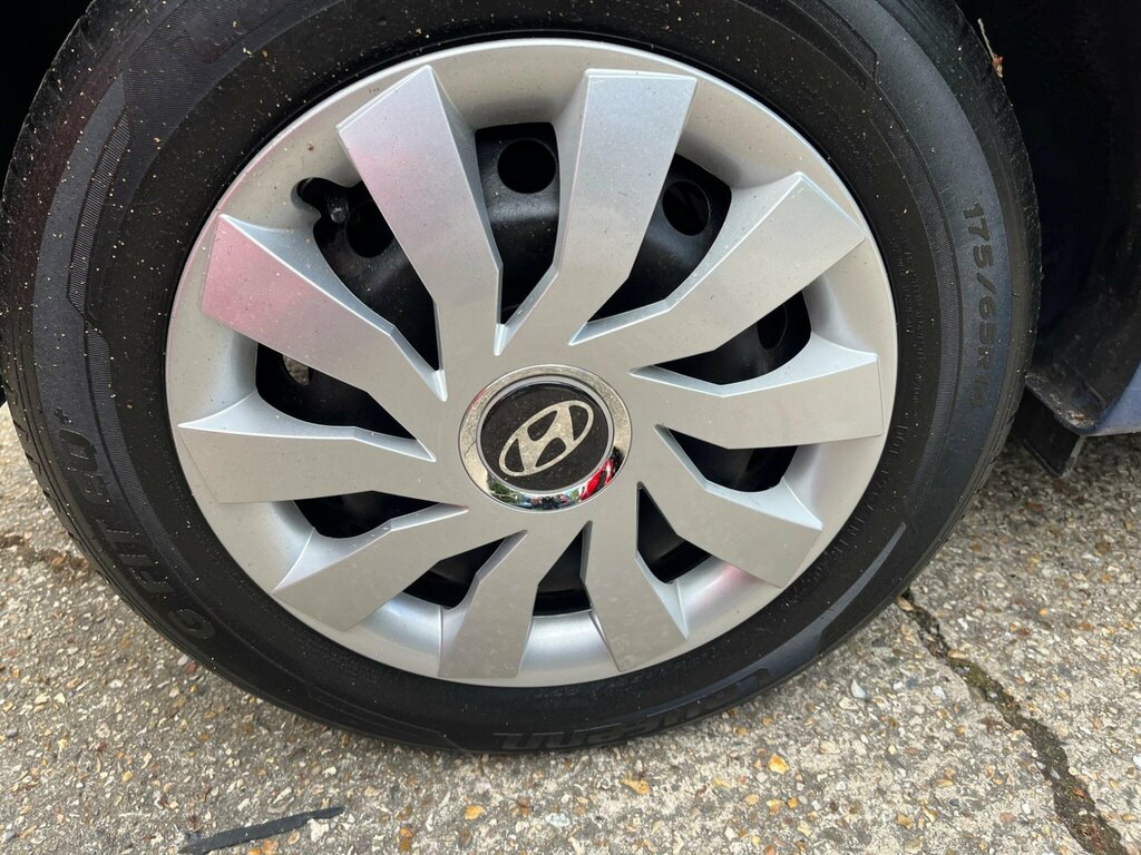 Hyundai I10 1.2 Premium Se Euro 6 Red #31