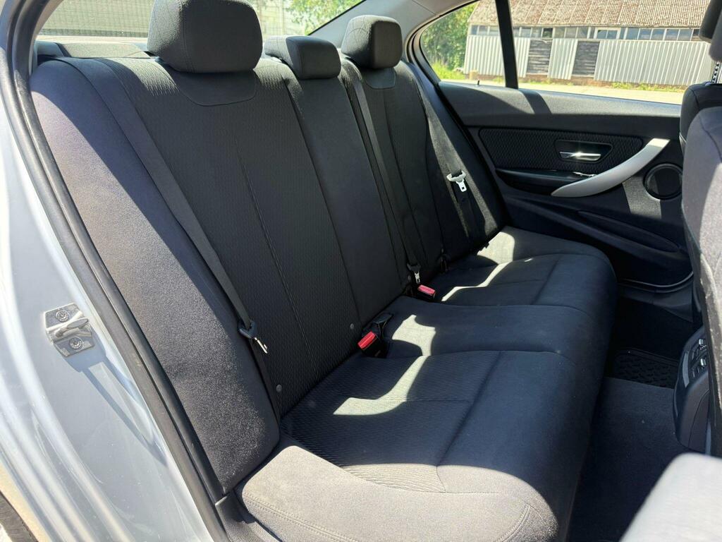 BMW 3 Series Estate 3.0 White #16