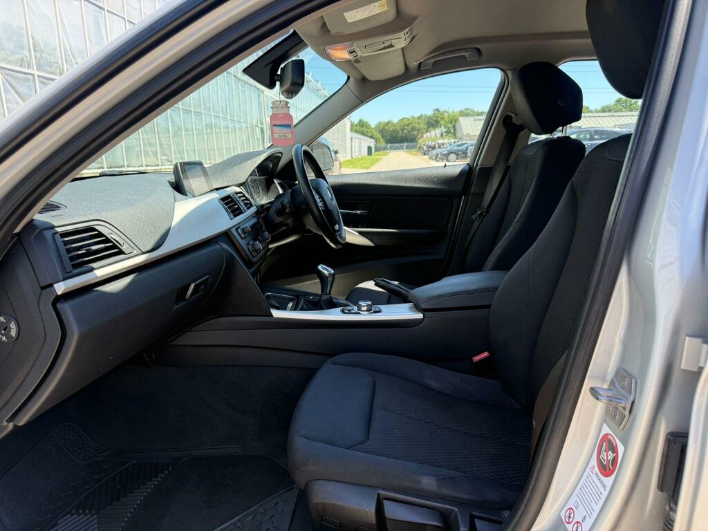 BMW 3 Series Estate 3.0 White #31